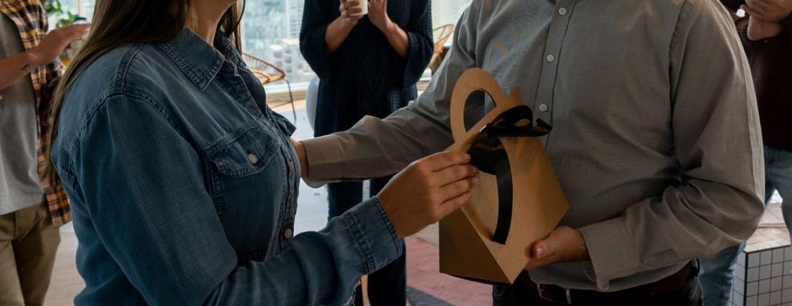 Sem Parar: 11 ideias de presentes para celebrar aniversário de funcionário
