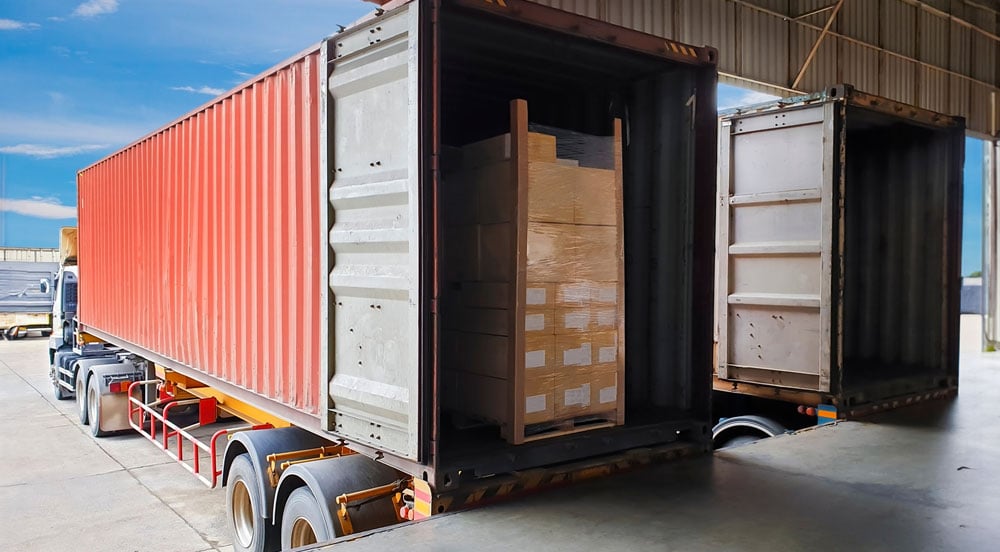 Sem Parar Empresas: caminhão carregado representando o serviço de transporte