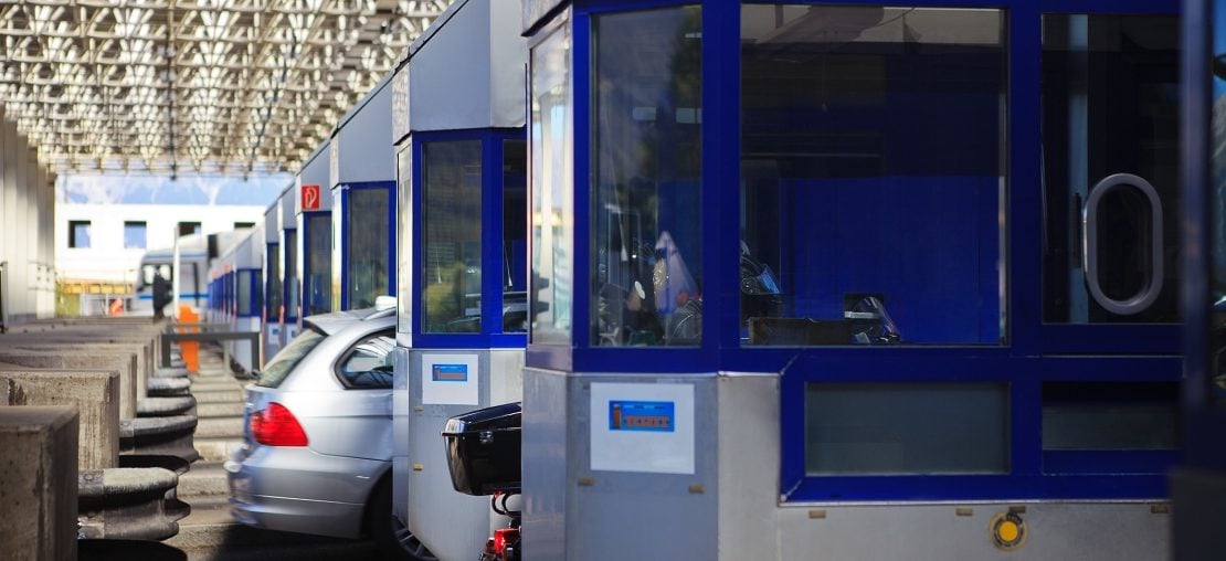 Moto paga pedágio? Entenda como funciona nesse caso