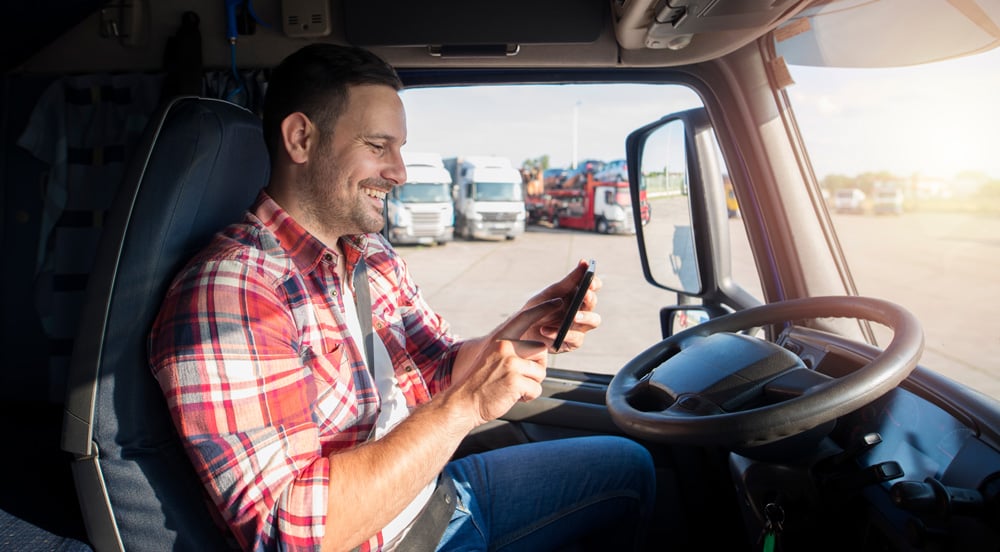 Carteira digital para caminhoneiros: como funciona e por que aderir?