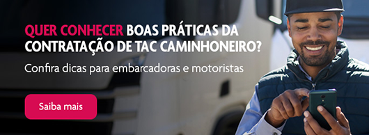 Banner com caminhoneiro sorridente usando smartphone em um cenário urbano, com texto de chamada para conhecer boas práticas da contratação de TCA caminhoneiro e dicas para embarcadores e motoristas.